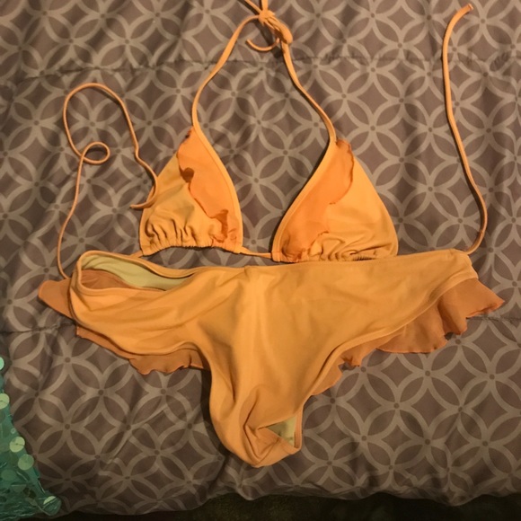 Victoria’s Secret bikini - Picture 4 of 4